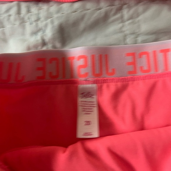 Adorable two piece swimsuit - Picture 2 of 4